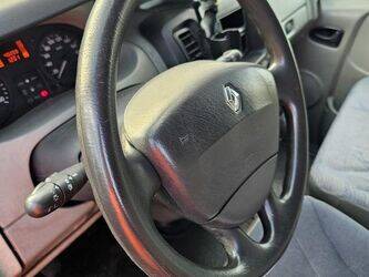 2005-renault-trafic-1409156-45127823
