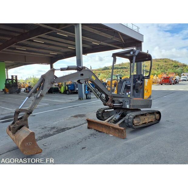 2017 فولفو ECR25D-45127894