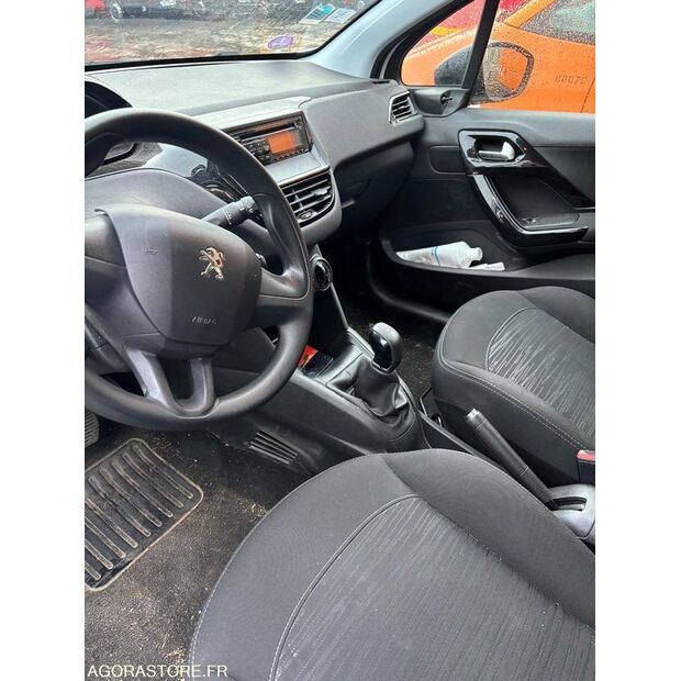 2016 Peugeot 208-45128043