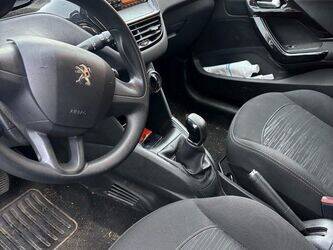 2016-peugeot-208-1409177-45128043