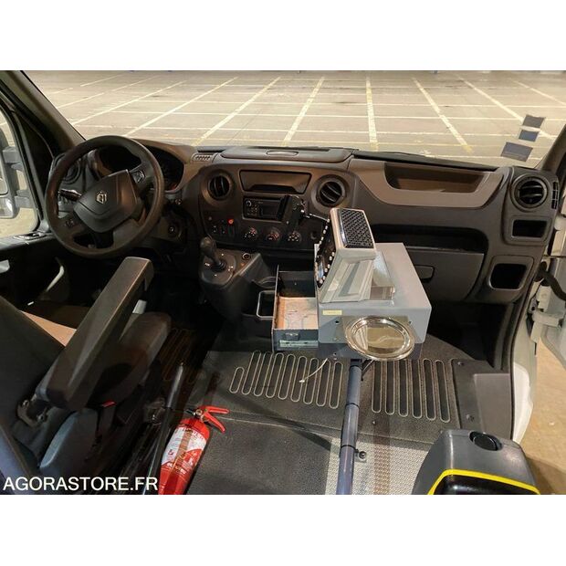 2018 رينو Master 2.3-45128093