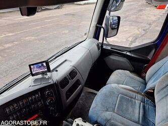 2014-renault-d-wide-1409211-45128333