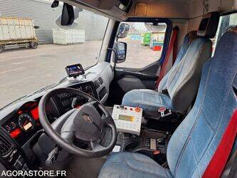 2014-renault-d-wide-1409211-45128334