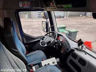 2014-renault-d-wide-1409211-45128335