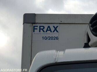 2014-nissan-nv400-1409221-45128438