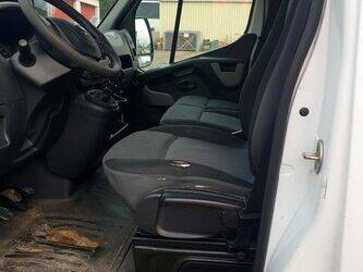 2014-nissan-nv400-1409221-45128439