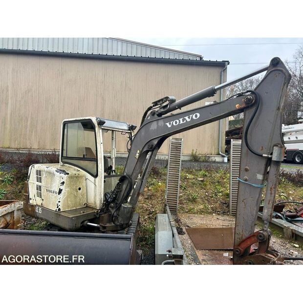 2002 فولفو EC35-45128463