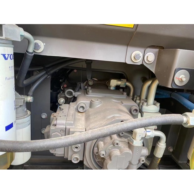 2023 فولفو EC200-45130601