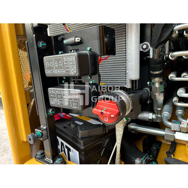 2025 كاتربيلر 306.5-45131359