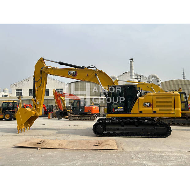 2024 Caterpillar 330GC-45131401