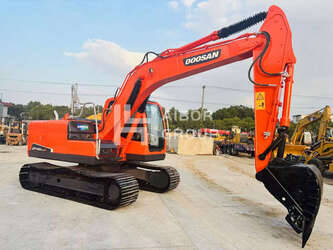 صورة ل حفارات 2022 دايو / دوسان DX140 للبيع في الصّين