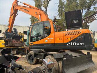 2018-hyundai-210w-9-1409363-45131923