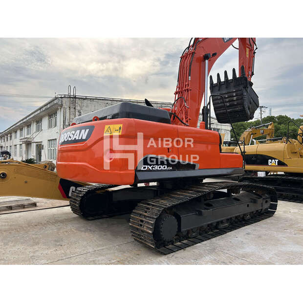 2023 Doosan DX300-45132166