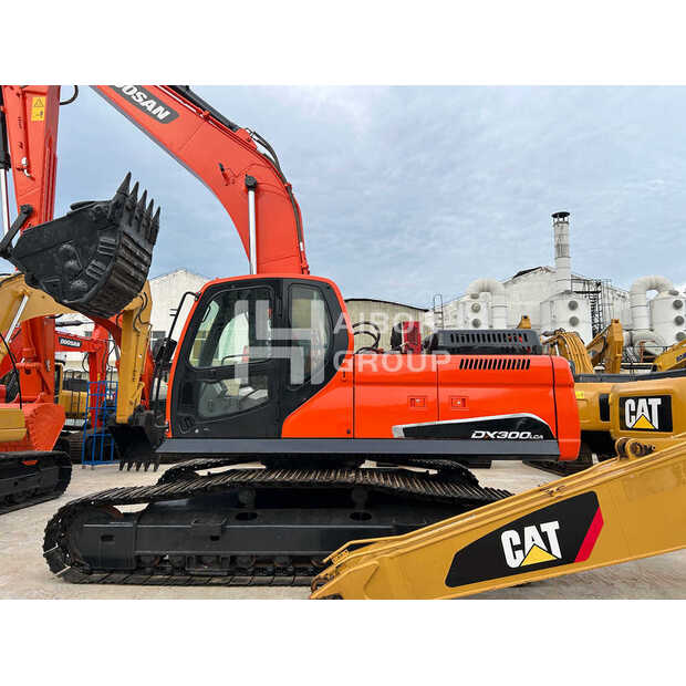 2023 Doosan DX300-45132170