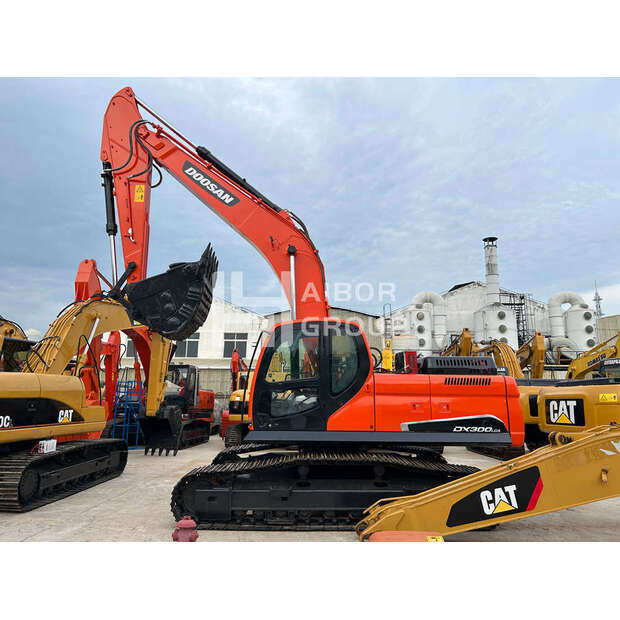 2023 Doosan DX300-45132171