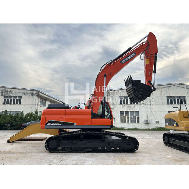 2023 Doosan DX300-45132181