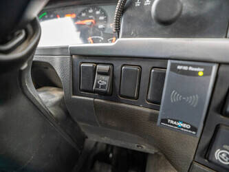 2009-volvo-fm-330-1409410-45132914