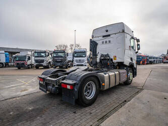 2016-renault-t440-1409434-45133261