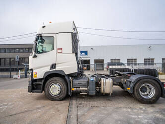 2016-renault-t440-1409434-45133264