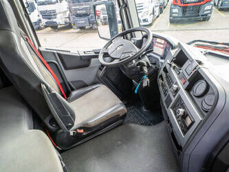 2016-renault-t440-1409434-45133269