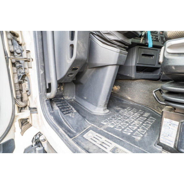 2016 رينو T440-45133271