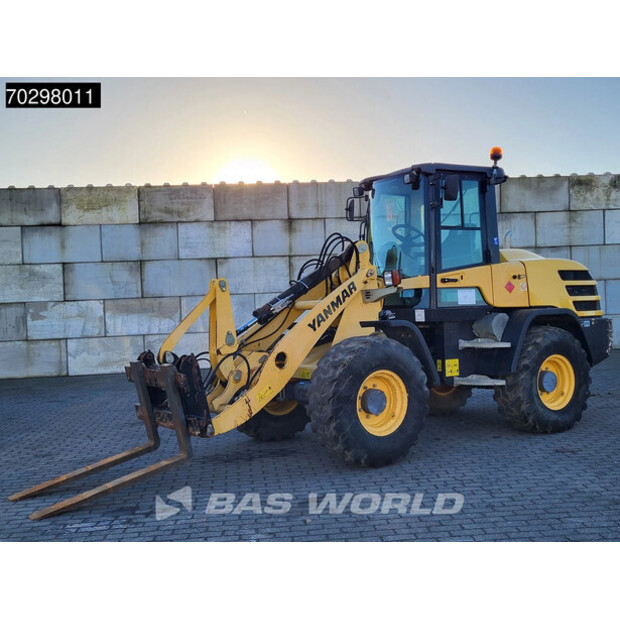2017 YANMAR V120-45133704