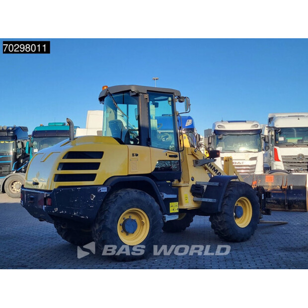 2017 YANMAR V120-45133715