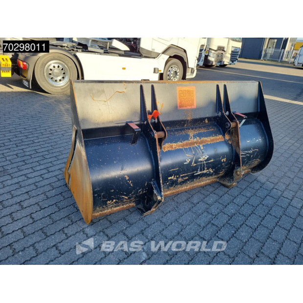 2017 YANMAR V120-45133725