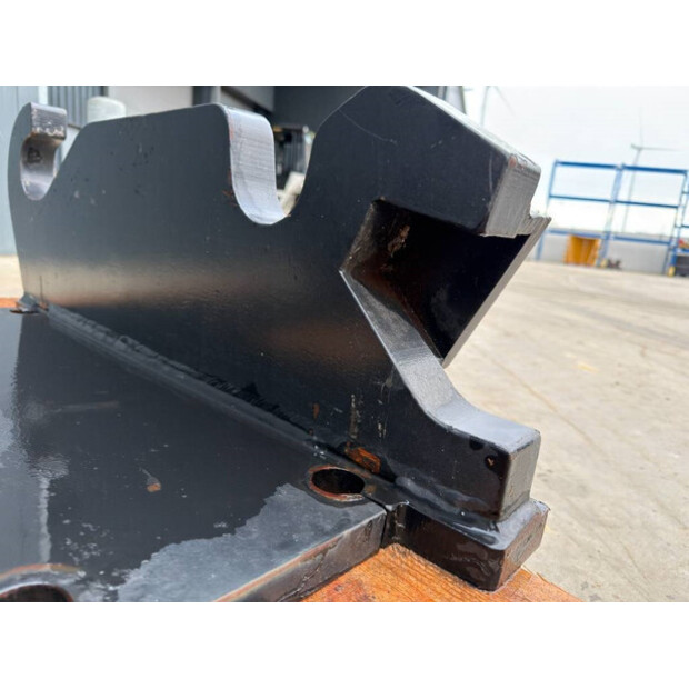 2025 فيراكتيرت CW45-45134086