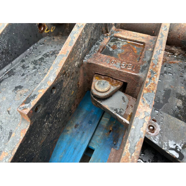 2011 فيراكتيرت SW2007/08-45134125