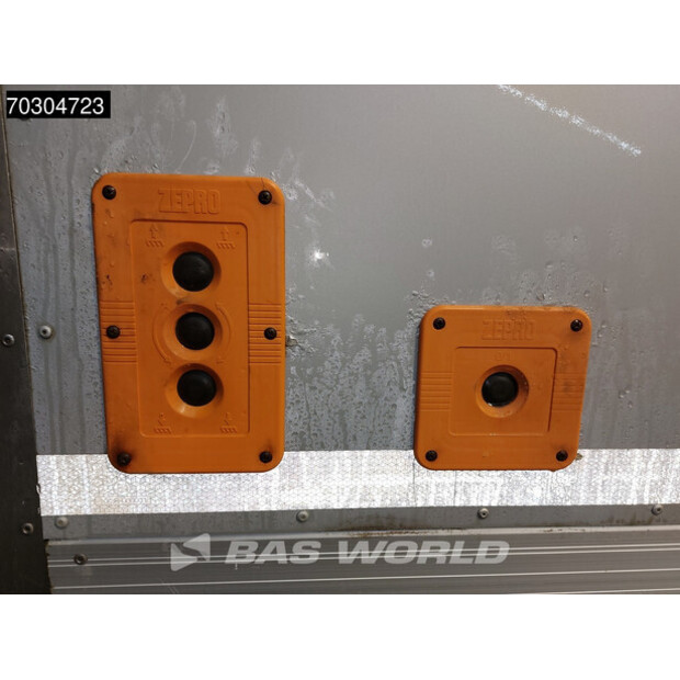 2013 مرسيدس بنز Atego 1429-45135785