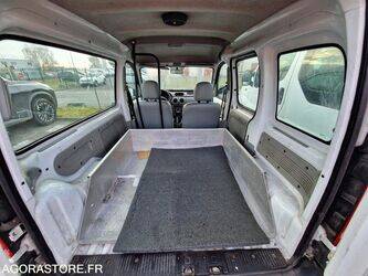 2004-renault-kangoo-1409613-45149162