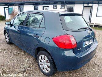 2009-toyota-auris-45149208