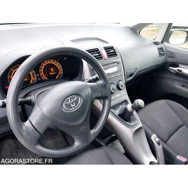 2009 تويوتا AURIS-45149211