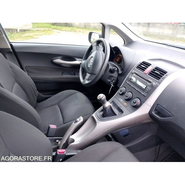 2009 تويوتا AURIS-45149212