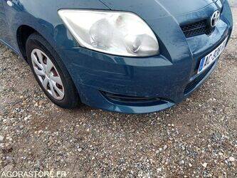 2009-toyota-auris-45149216