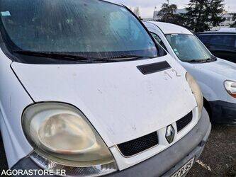 2006-renault-trafic-1409619-45149230