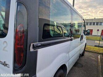 2006-renault-trafic-1409619-45149238