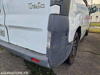 2006-renault-trafic-1409619-45149239