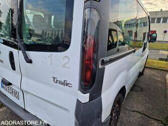 2006-renault-trafic-1409619-45149240