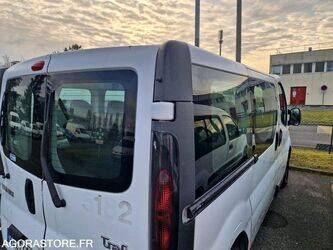 2006-renault-trafic-1409619-45149241