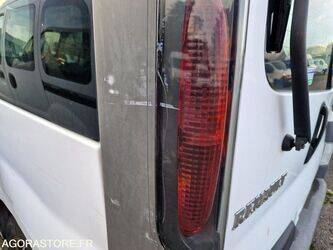 2006-renault-trafic-1409619-45149252