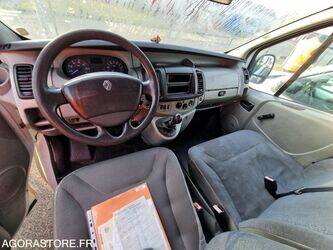 2006-renault-trafic-1409619-45149258