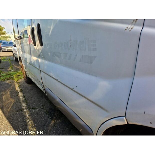 2005 رينو Trafic-45149330