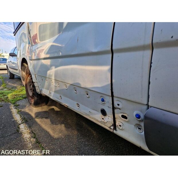 2005 رينو Trafic-45149333