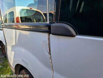 2005-renault-trafic-1409623-45149335