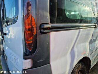 2005-renault-trafic-1409623-45149336