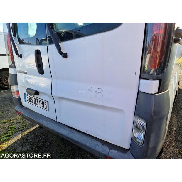 2005 رينو Trafic-45149338