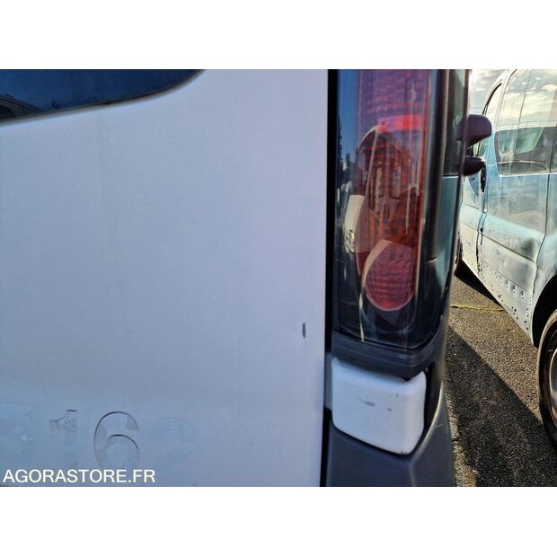 2005 رينو Trafic-45149339