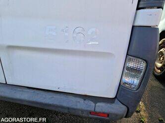 2005-renault-trafic-1409623-45149340